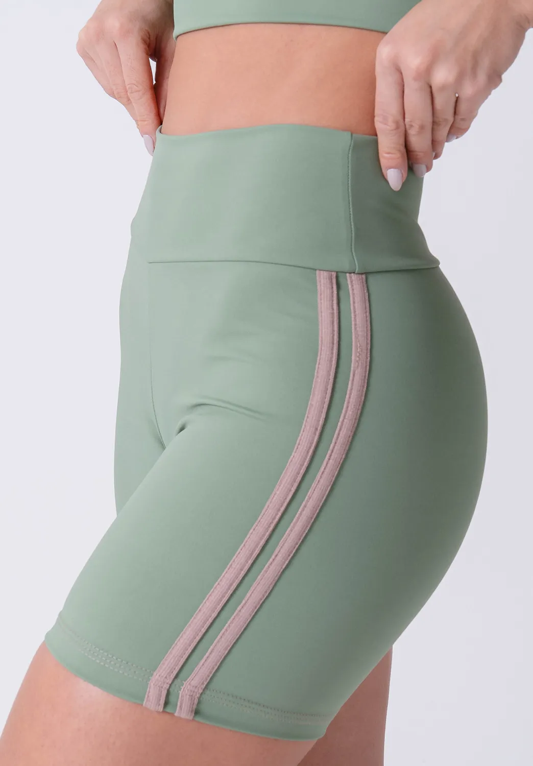 Bermuda Basic Listra