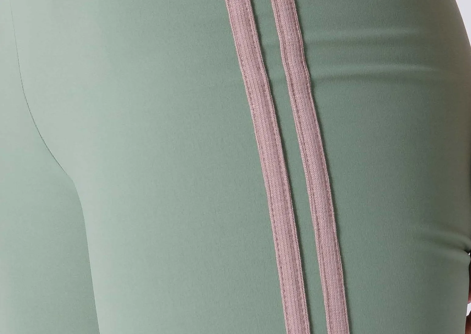 Verde listra bege